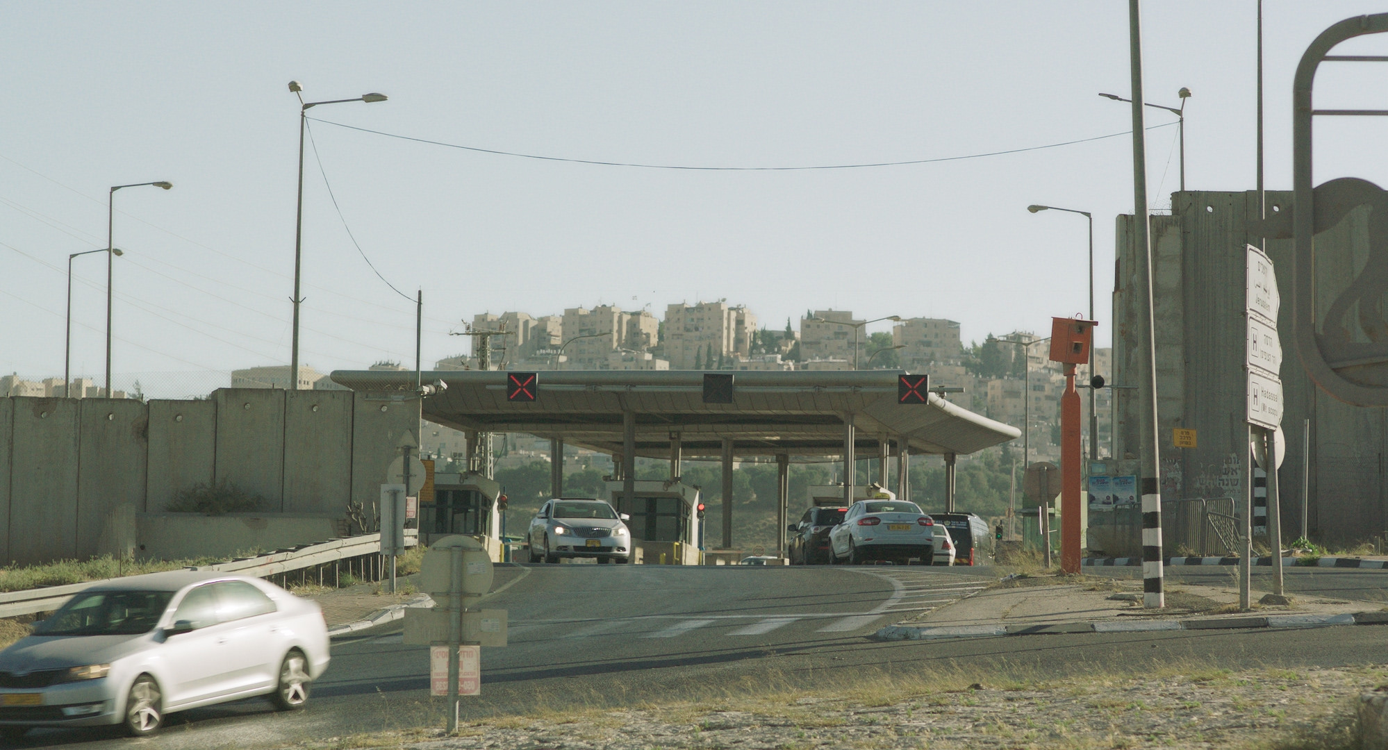 Pomarańcza z Jaffy, 2023, directed by: Mohammed Almughanni, written by: Mohammed Almughanni, cinematography by: Maciej Edelman, countries: Francja, Polska, Palestyna, Produkcja: Synecdoche, Studio Filmowe Indeks, W koprodukcji z: Fundacja Filmowa Lumisenta, Ze wsparciem: Francuskie Centrum Kinematografii (CNC), Nagrody & Wyróżnienia: Grand Prix – Międzynarodowy Festiwal Filmów Krótkometrażowych w Clermont-Ferrand, Francja, 2024, Najlepszy Film Europejski – Krakowski Festiwal Filmowy, Polska, 2024, Grand Prix – Omladinski Film Festival Sarajevo, Bośnia i Hercegowina, 2024, Najlepszy Film Fabularny Krótkometrażowy – Chicago Palestine Film Festival, Stany Zjednoczone, 2024, Nagroda Publiczności – Le Cri du Court, La Ciotat, Francja, 2024, Wyróżnienie Specjalne – Art Film Festival, Koszyce, Słowacja, 2024, Wyróżnienie Jury – Freedom Film Festival, Radom, Polska, 2024, Nagroda Lucjana Bokińca – Najlepszy Film Krótkometrażowy – Festiwal Polskich Filmów Fabularnych w Gdyni, Polska, 2024, Wyróżnienie Specjalne (Kategoria: Fabuła) – Festiwal Filmowy Spektrum, Świdnica, Polska, 2024, Grand Prix (Kategoria: Etiuda) – Festiwal Kamera Akcja, Łódź, Polska, 2025, Najlepszy Film Fabularny (Konkurs Polsko-Czeski) – Międzynarodowy Festiwal Filmowy Zoom-Zbliżenia, Jelenia Góra, Polska, 2025, Nagroda Publiczności (Film Krótkometrażowy) – Kosciuszko Foundation Polish Film Festival, Waszyngton, Stany Zjednoczone, 2025, Grand Prix (Kategoria: Film Niezależny) – Ogólnopolski Konkurs Filmów Niezależnych OKFA, Konin, Polska, 2025, Nagroda im. Jana Machulskiego – Najlepsza Reżyseria – Mohammed Almughanni, 2025, Nominacja do Nagrody im. Jana Machulskiego – Najlepsze Zdjęcia – Maciej Edelman, 2025, Srebrna Gwiazda – Najlepszy Film Krótkometrażowy – El Gouna Film Festival, Egipt, 2024, Prix Louis Le Prince – Najlepszy Film Krótkometrażowy – Leeds International Film Festival, Wielka Brytania, 2024, Złota Wieża – Najlepszy Film (Konkurs Międzynarodowy) – Cairo International Short Film Festival, Egipt, 2024, Nagroda Corto di Diritti / Amnesty International – Corto Dorico Film Festival, Włochy, 2024, Pokaz Specjalny – Arte Carte Blanche – Montpellier Mediterranean Film Festival, Francja, 2024, Pokaz Specjalny – Ajyal Film Festival, Katar, 2024, Oficjalna Selekcja – Athens Palestine Film Festival, Grecja, 2025, Oficjalna Selekcja – Bolton International Film Festival, Wielka Brytania, 2024, Oficjalna Selekcja – Valencia International Film Festival, Hiszpania, 2024, Oficjalna Selekcja – La Guarimba International Film Festival, Włochy, 2024, Oficjalna Selekcja – Guanajuato International Film Festival, Meksyk, 2024, Markety & Warsztaty: War on Screen 2020, Forum Koprodukcyjne w Brukseli (Brussels Co-Production Forum), 2021