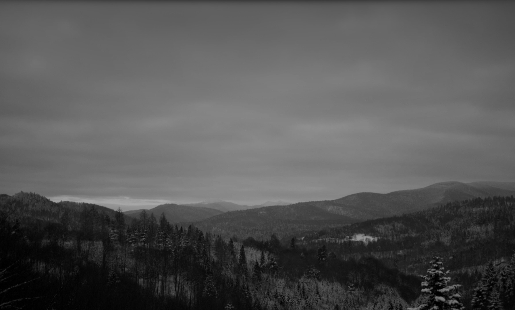 Na Tej Ziemi, 2021, directed by: Maciej Bogdański, written by: Maciej Bogdański, cinematography by: Nikodem Marek, countries: Polska, Produkcja: Fundacja Filmowa Lumisenta, PWSFTviT, Nagrody & Wyróżnienia: Najlepszy Film Studencki – Toronto International Women Film Festival 2024, Specjalne Wyróżnienie Jury – Spektrum Festival 2022, Filmfestival Kitzbühel, Austria, 2023, Thess International Short Film Festival, Grecja, 2023, Cinalfama Film Awards, Portugalia, 2023, Goa Short Film Festival, Indie, 2023, Najlepszy Montaż, Najlepsza Reżyseria, Najlepszy Film – Nagrody J. Machulskiego, WAMA Film Festival, Olsztyn, 2022