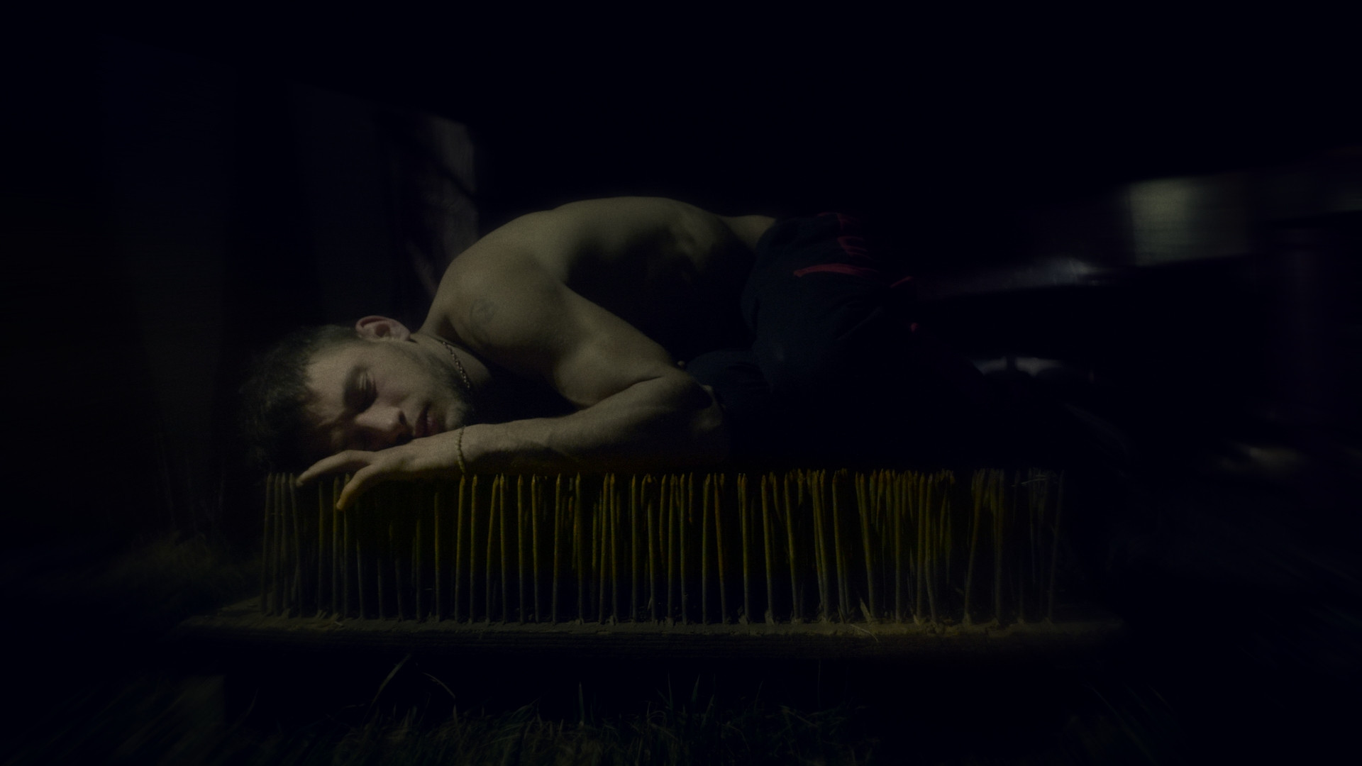 Fakir, 2024, directed by: Roman Ďuriš, written by: Roman Ďuriš, Michaela Hošková, cinematography by: Michaela Hošková, countries: Słowacja, Czechy, Polska, Produkcja: Bright Side Pictures, Lonely Production, Fundacja Filmowa Lumisenta, Ze wsparciem: Słowacki Fundusz Filmowy, Czeski Fundusz Filmowy, Radio&TV Słowacja, Fundusz Wyszechradzki, Nagrody & Wyróżnienia: 39th Dok.fest Munchen 2024, Millennium Docs Against Gravity 2024, IFF Art. Film 2024, Festival de Cine Peru 2024,, Markety & Warsztaty: DOX IN VITRO 2020, goEast Talent Lab 2021, Ex Oriente Film 2022, dok.inkubator 2023, IDFA Project Space 2023, East Silver Market 2023