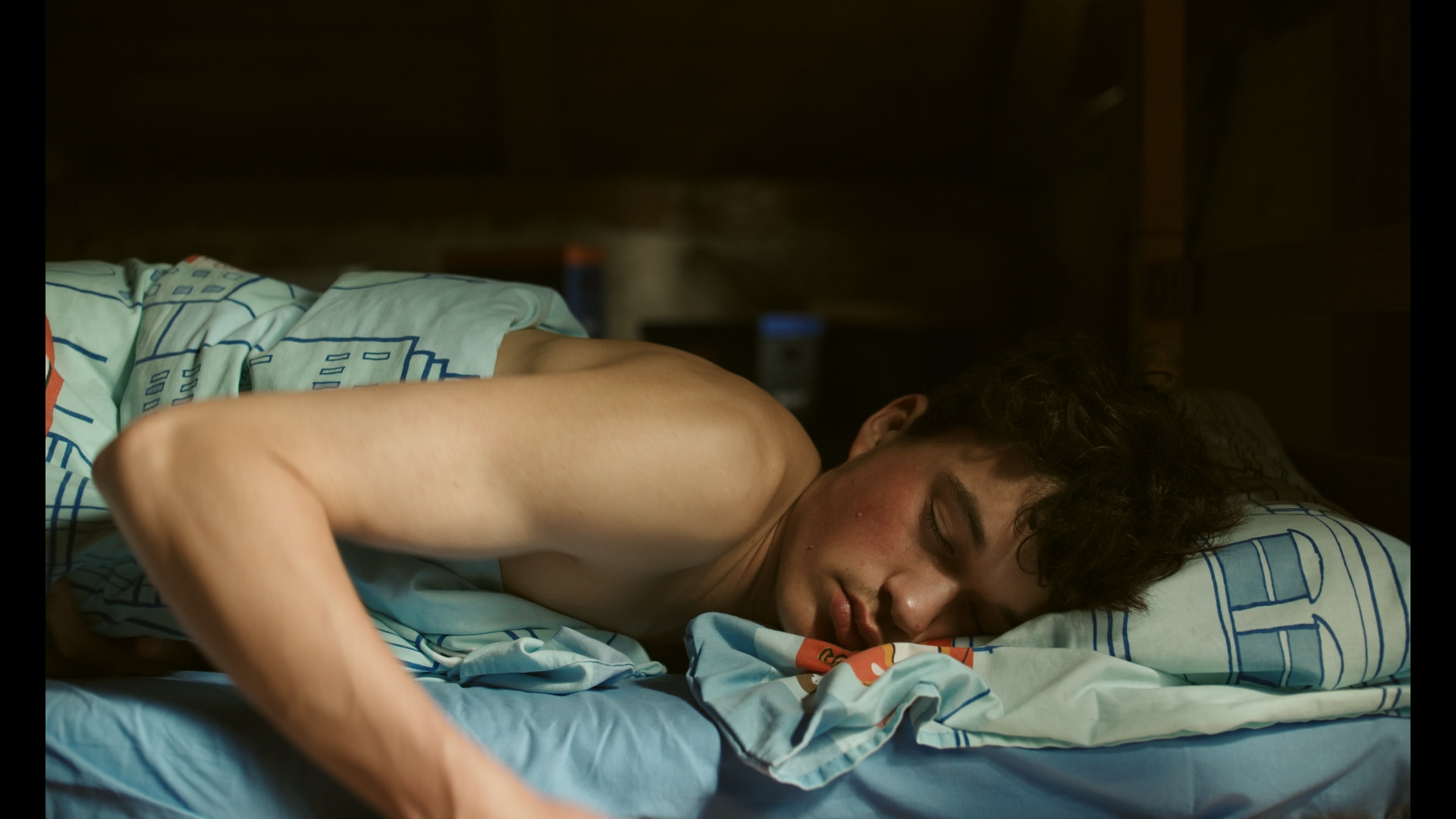 Sick, stage: Postprodukcja, directed by: Agata Trzebuchowska, written by: Agata Trzebuchowska, cinematography by: Maciej Edelman, countries: Polska, Produkcja: Fundacja Filmowa Lumisenta, W koprodukcji z: MMW CONS Michał Wilamowski, Igor Sarzyński, Bahama Films Wiktor Piątkowski, Lucky Bob Sp z o.o., Bravia Logistyka Marek Sklinda, Agata Trzebuchowska, Maciej Edelman, Cineline edelivery Sp. Z o.o., Filmnovation Sp. Z o.o., M-Sound Mikołaj Tyrakowski, Ol-G Film Olga Kowalczyk, beHonest Bartosz Bretes, BIS S.C. Tomasz Sielecki, Tomasz Naruszewicz, Anna Axer Fijałkowska, Nagrody & Wyróżnienia: Script Pro 2025, Markety & Warsztaty: Polish Days Nowe Horyzonty WiP 2025, Arras Days WiP 2025