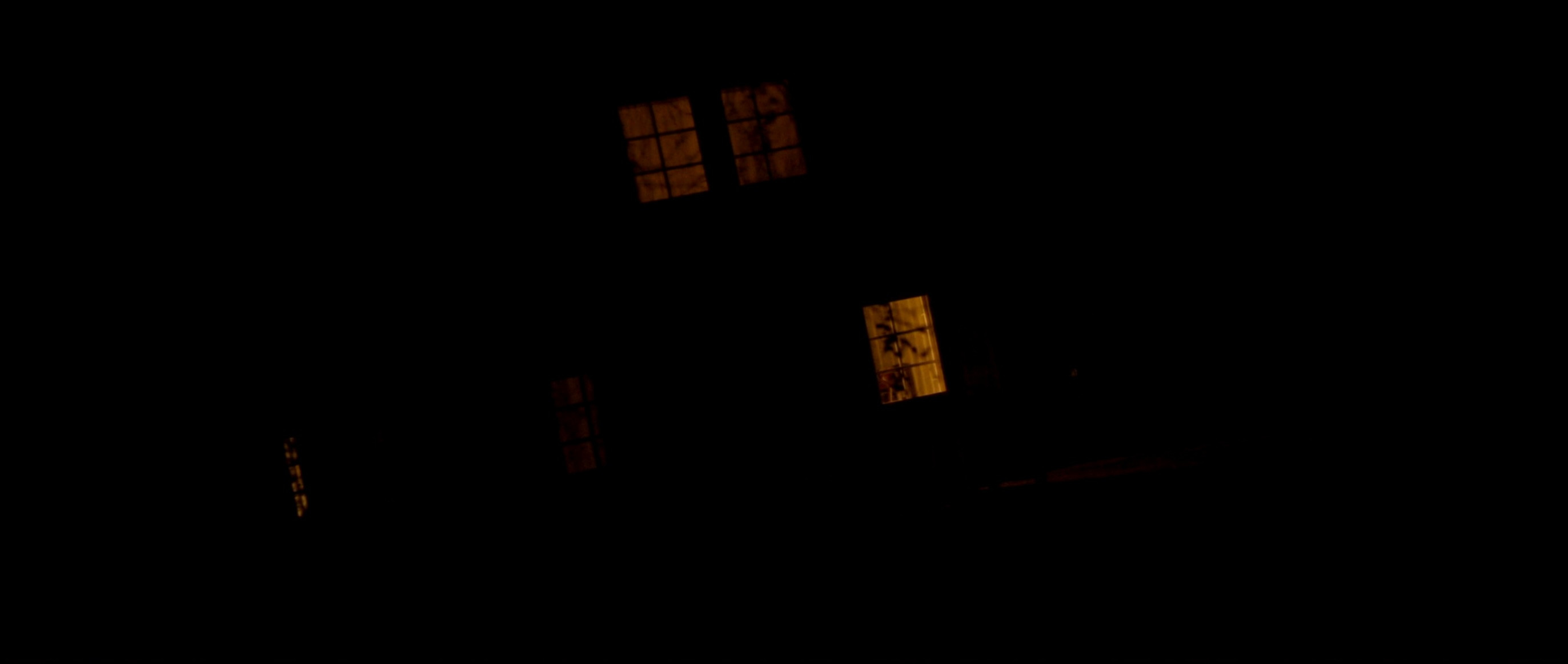 Kiedy Obróci się Dom, 2022, directed by: Maria Ornaf, written by: Maria Ornaf, cinematography by: Zuzanna Zachara-Hassairi, countries: Polska, Produkcja: Fundacja Filmowa Lumisenta, Państwowa Wyższa Szkoła Filmowa, Telewizyjna i Teatralna im. Leona Schillera w Łodzi., Nagrody & Wyróżnienia: 41. Festiwal Młodzi i Film, Koszalin, 2022, Polska (Najlepsze zdjęcia – Zuzanna Zachara-Hassairi) inne: Festiwal Polskich Filmów Fabularnych, Gdynia, 2022, Polska, WAMA Film Festival, Olsztyn, 2022, Włochy, (Nagroda Jury Warmii i Mazur im. Anny Wasilewskie), Festiwal Kamera Akcja, Łódź 2022, Polska, Nagrody im. Jana Machulskiego, Warszawa, 2022, Polska (Najlepszy Film) (Najepsza Reżyseria)(Najlepszy Montaż)(Nagroda Jury Warmii i Mazur im. Anny Wasilewskiej), ZOOM Festiwal Filmowy, Jelenia Góra, 2023, Polska, Freedom Film Festival, Radom, 2023, Polska, BNP Paribas Dwa Brzegi, Kazimierz Dolny, 2023, Polska (III Nagroda), Filmfestival Kitzbühel, Austria, 2023, Lubuskie Lato Filmowe, Łagów, 2023, Polska, Thess International Short Film Festival, Grecja, 2023, Cinalfama Film Awards, Portugalia, 2023, Goa Short Film Festival, Indie, 2023, RIFF - Rome Independent Film Festival, Włochy, 2023, KIN International Women's Film Festival, Macedonia, 2023, Toronto Women Film Festival, Kanada, 2024
(Najlepszy film studencki) Festival L'Europe autour de l'Europe, Francja, 2024